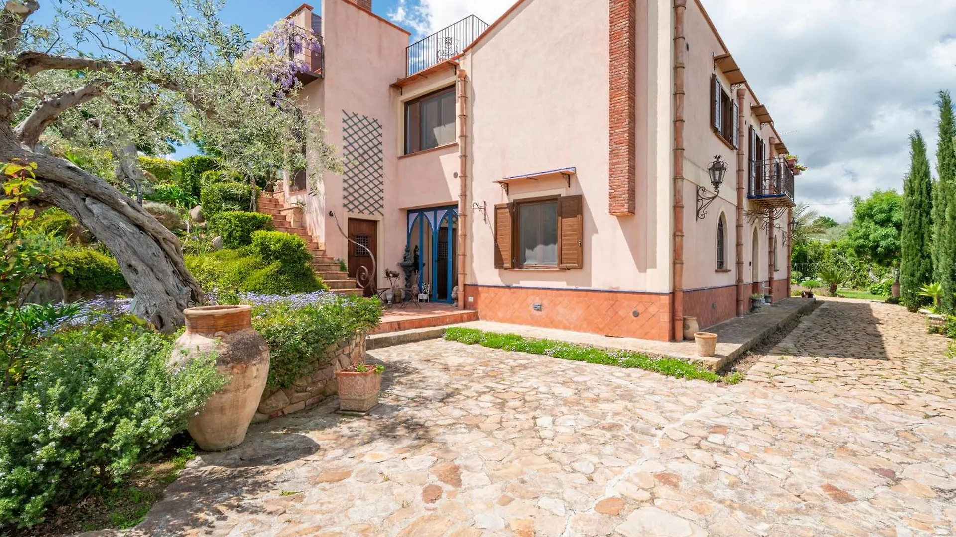 Villarose Castelbuono  Castelbuono (Sicily)